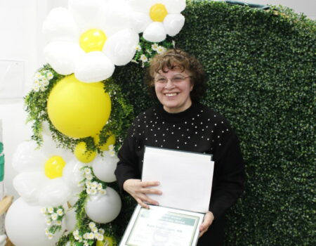 Rosa Trepiccione with her DAISY certificate