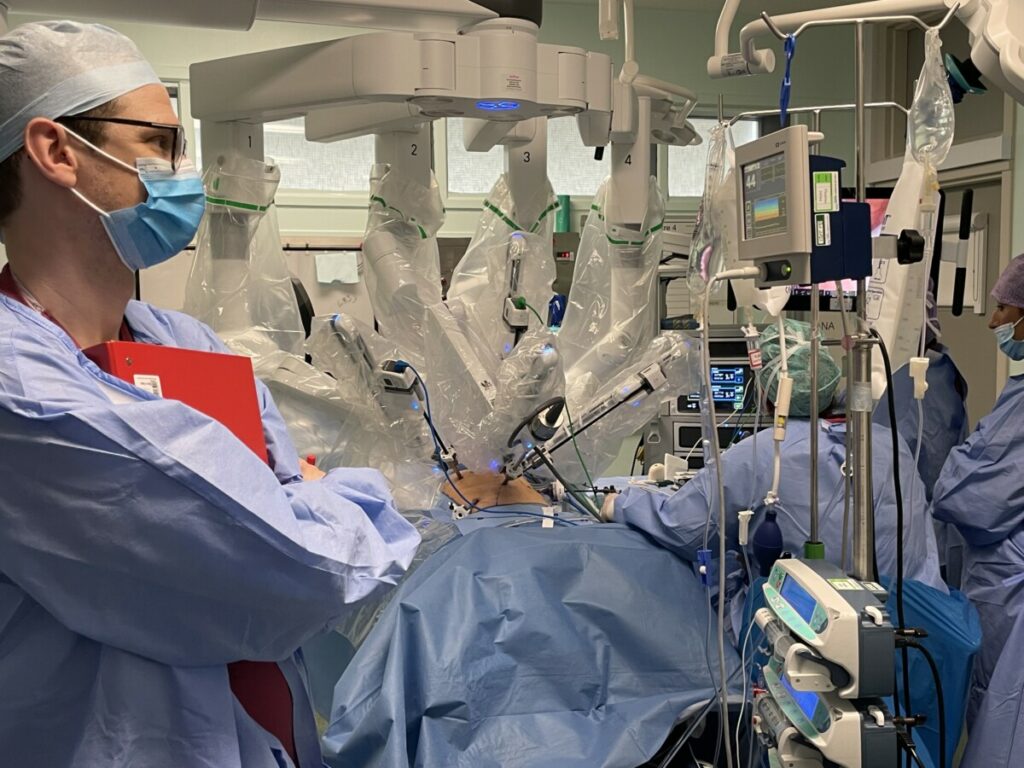 The da Vinci Xi robot in action